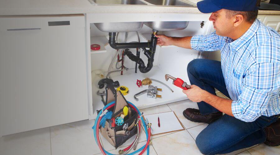 Expert burst pipe repair services in Bates City, MO